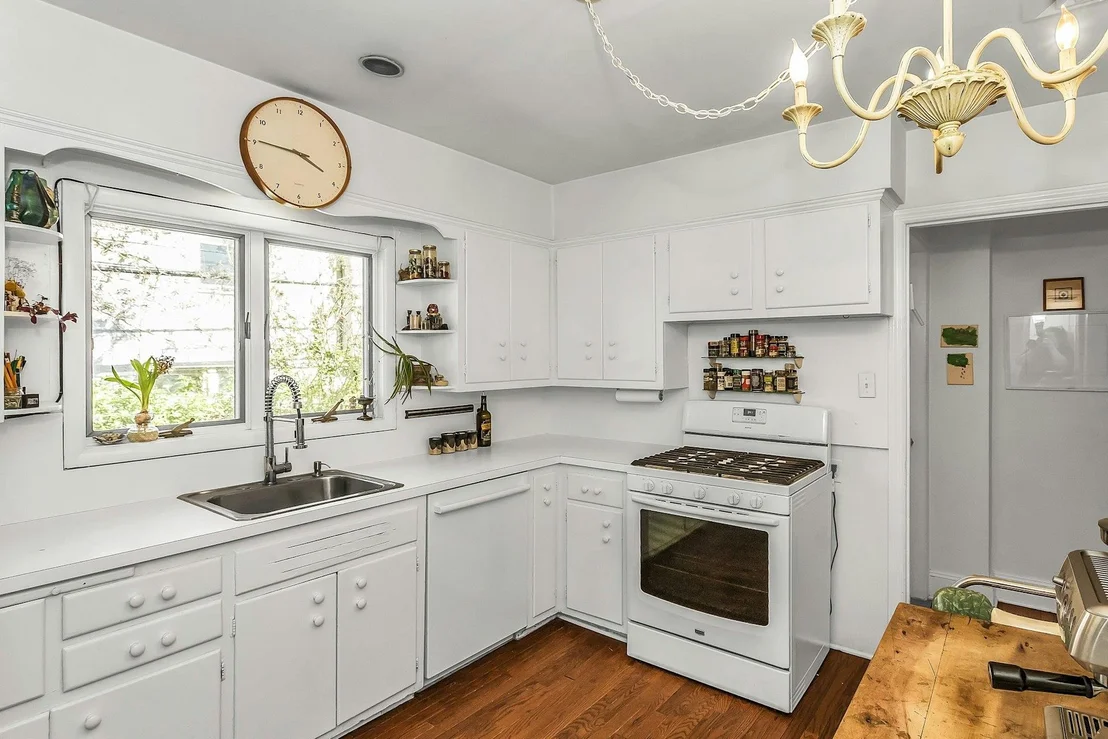 Photo of 140 Mitchell Avenue