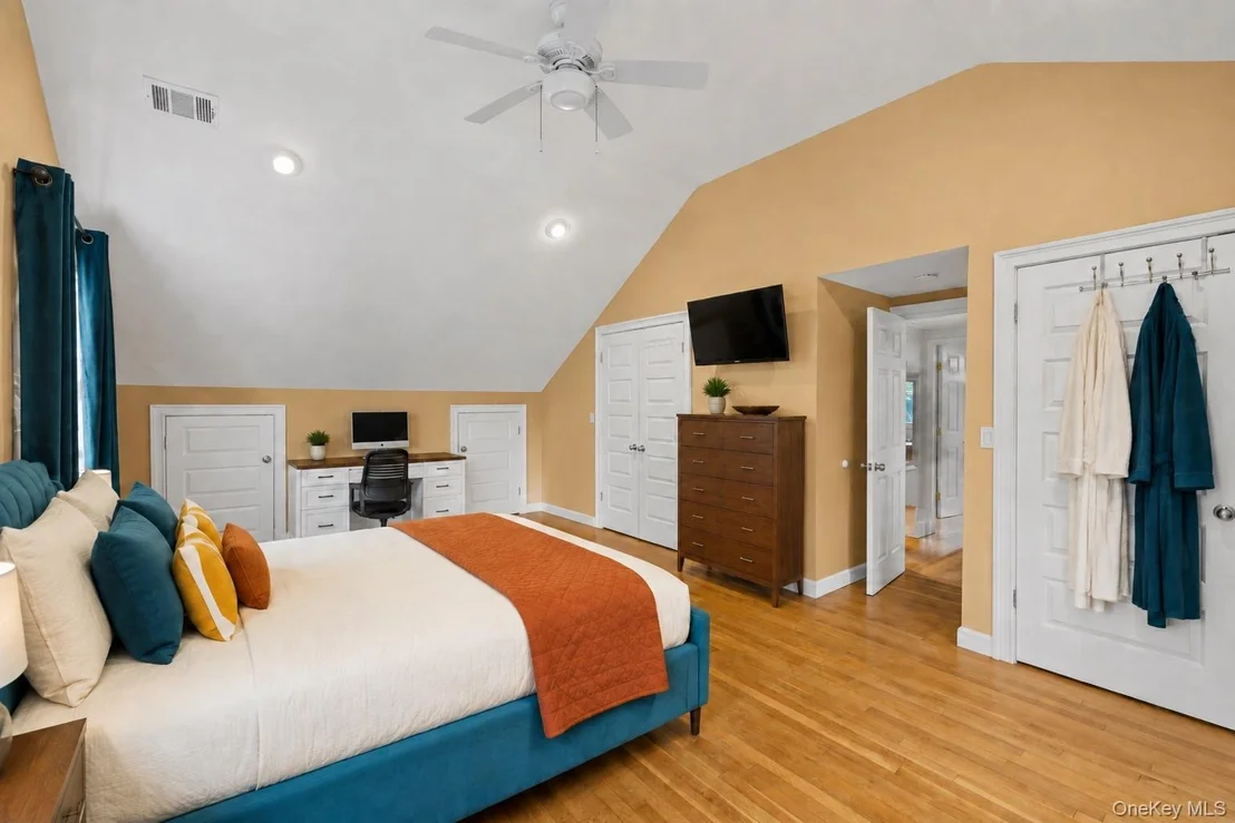 Photo of 18 Walnut Avenue