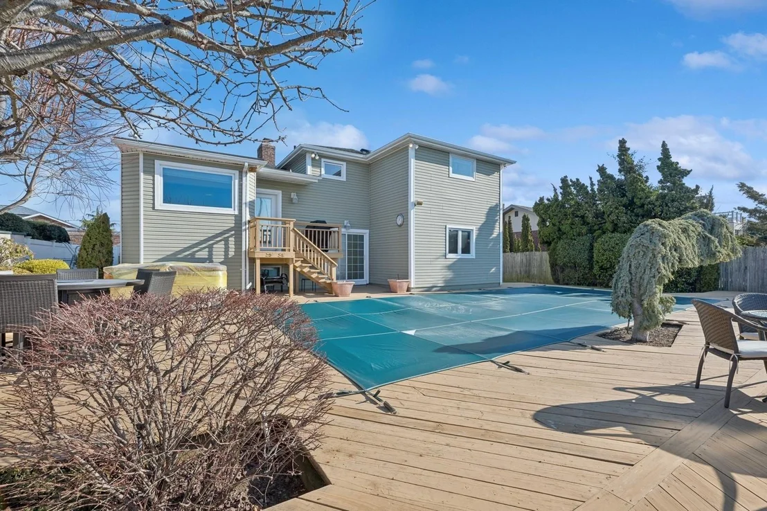 Photo of 2836 Bay Drive