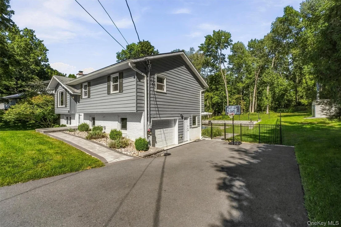 Photo of 13 Slate Hill Drive