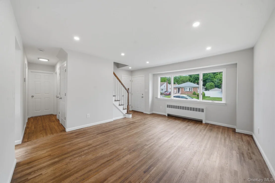Photo of 986 Cayuga Road