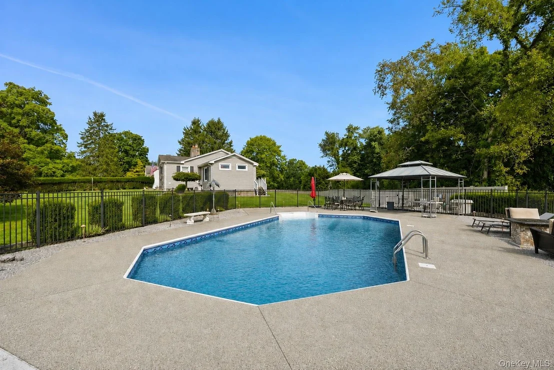Photo of 36 Ernhofer Drive