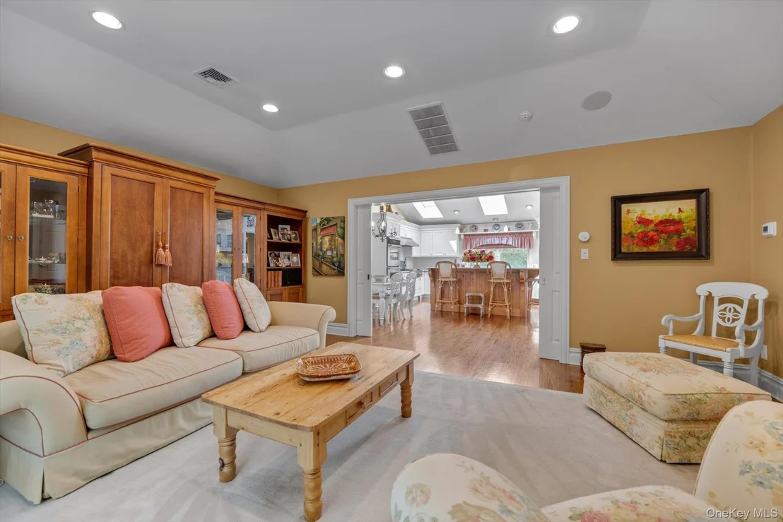 Photo of 8 Briarfield Drive