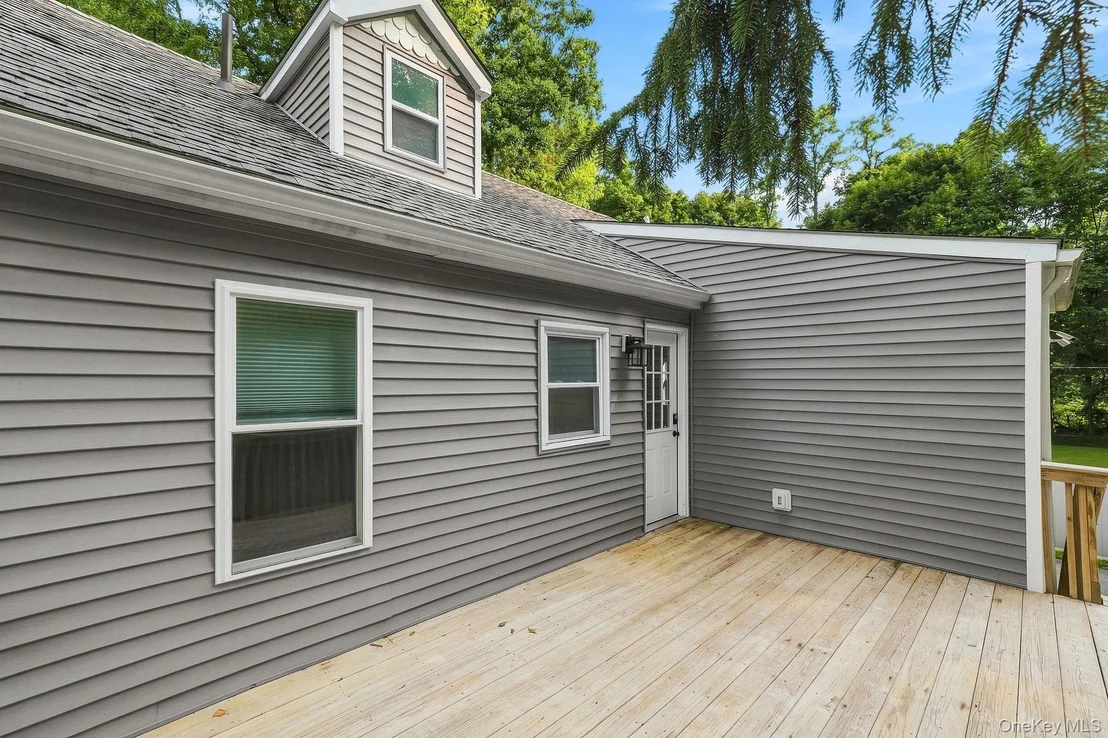 Photo of 32 Red Oaks Mill Road