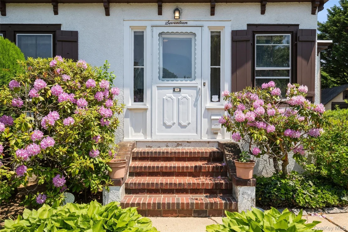 Photo of 17 Crampton Avenue