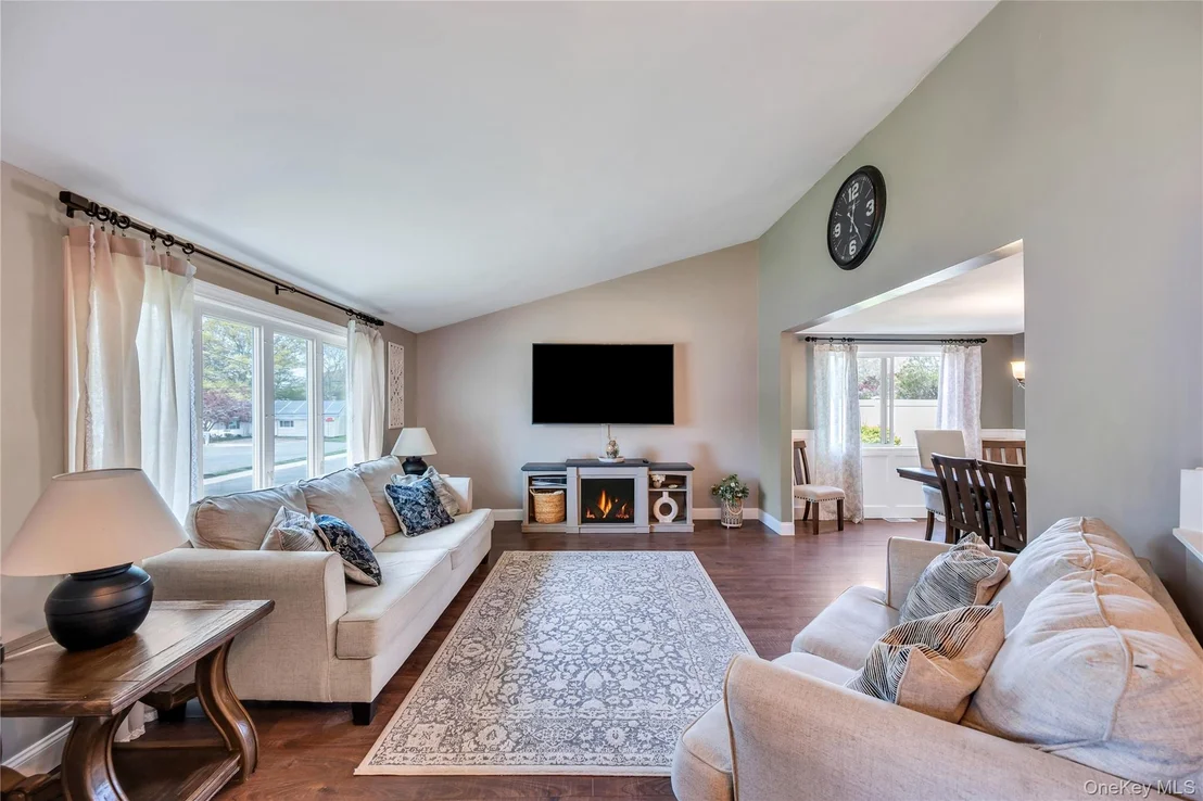 Photo of 55 Starfire Drive