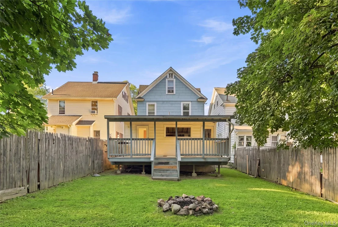 Photo of 15 Maple Street