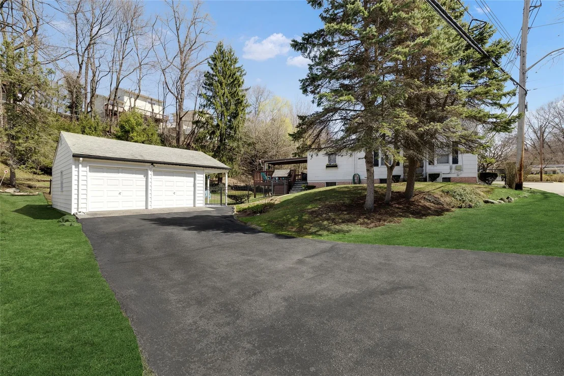 Photo of 47 Pine Avenue
