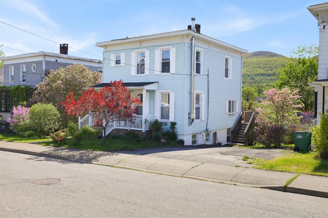 Photo of 15 Davis Street