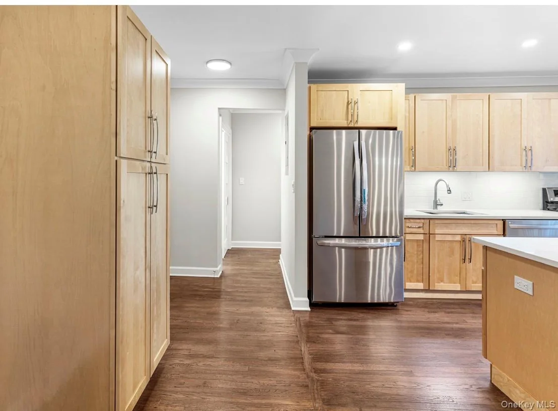Photo of Unit 3D at 1133 Midland Avenue