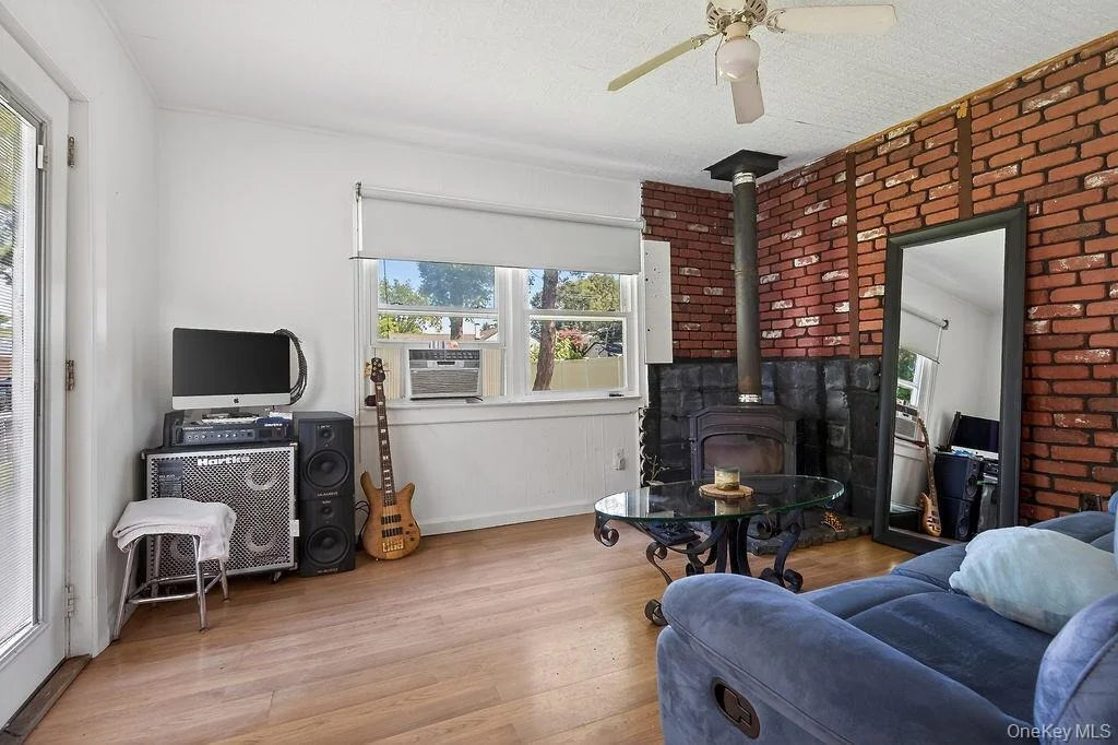 Photo of 27 Tomahawk Drive