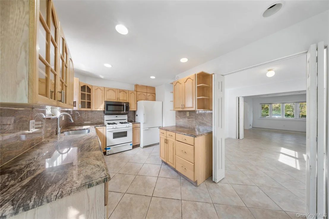 Photo of 32-28 Parsons Boulevard
