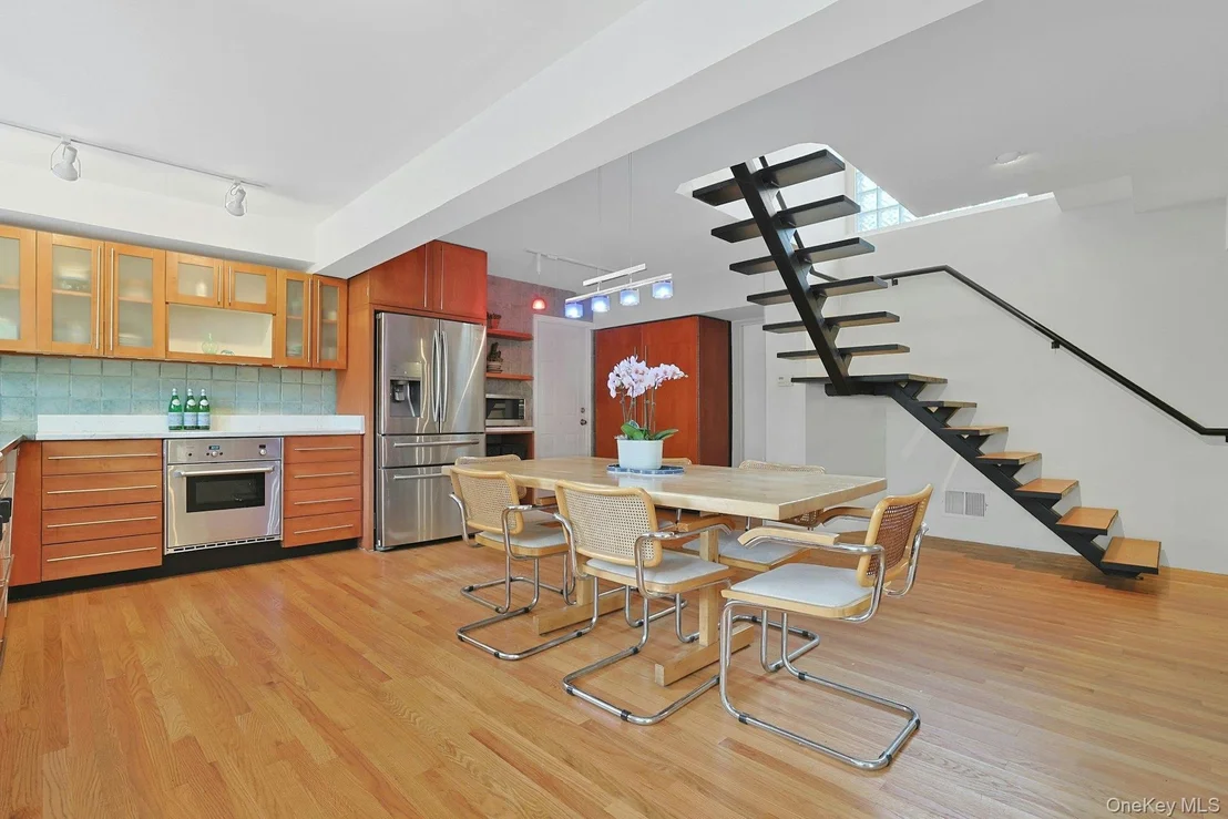 Photo of 75 Lakeside Drive