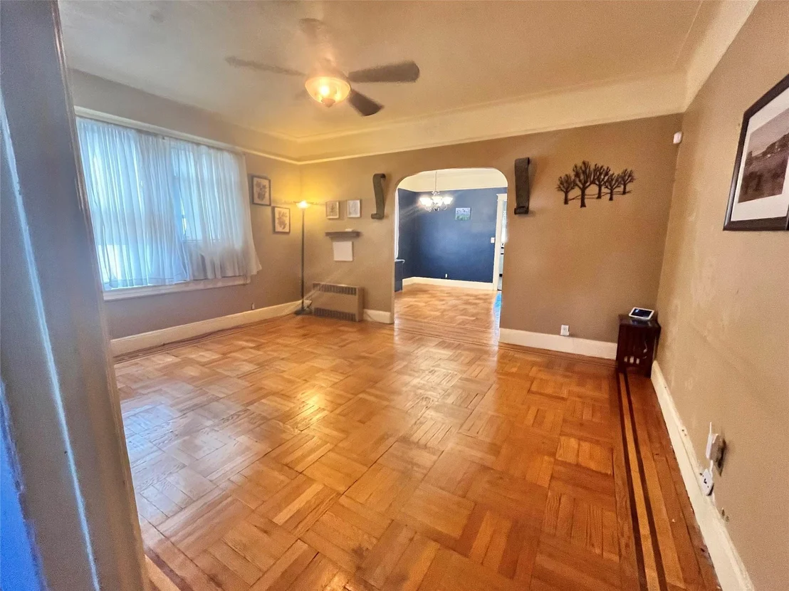 Photo of 1369 Merry Avenue