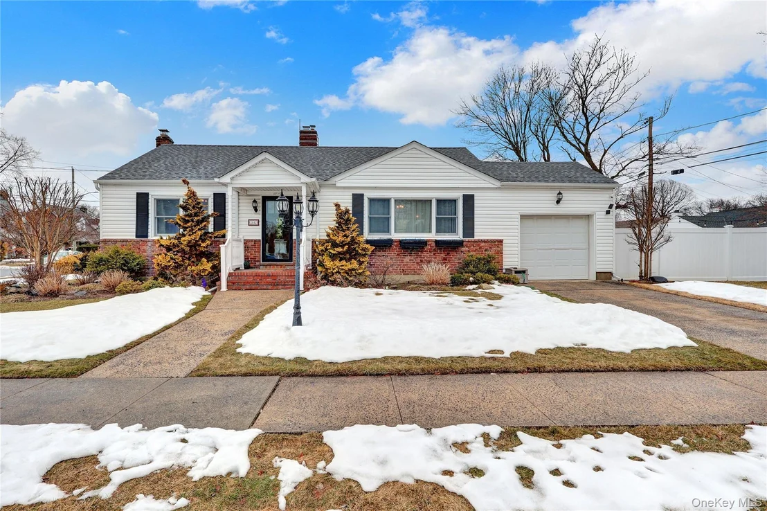 Photo of 2642 Clovermere Road