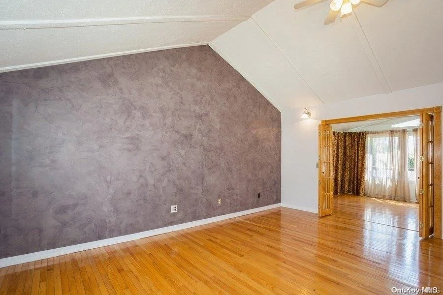 Photo of 242 Monroe Drive