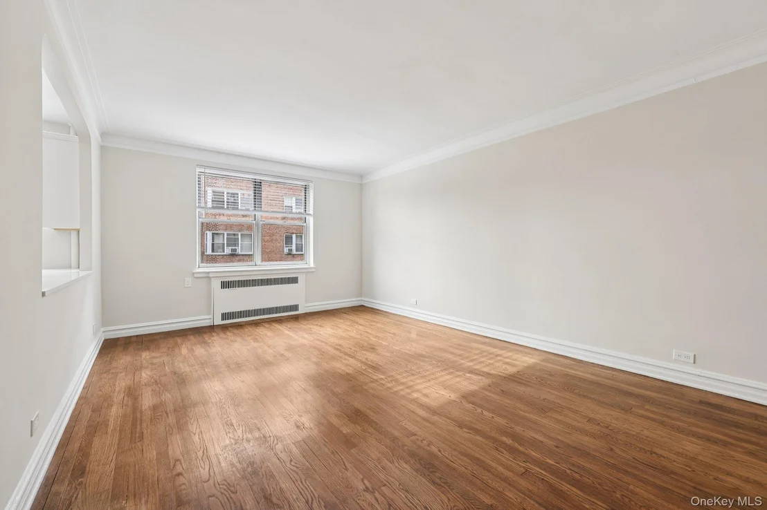 Photo of Unit 3S at 1 Bronxville Road