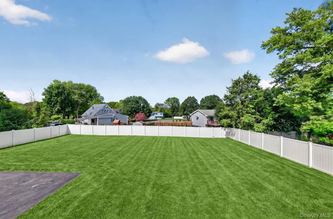 Photo of 10 Tanglewood Drive