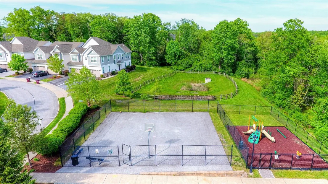 Photo of 1 Lindentree Lane