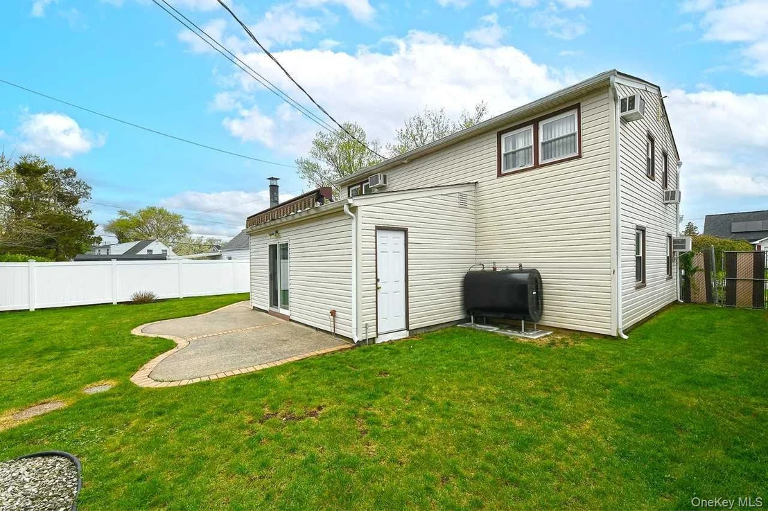 Photo of 203 Saddle Lane