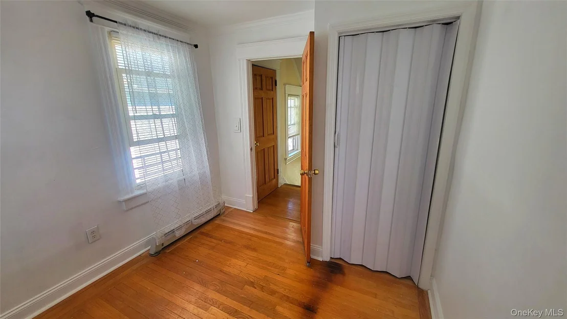 Photo of 10 Corlies Avenue