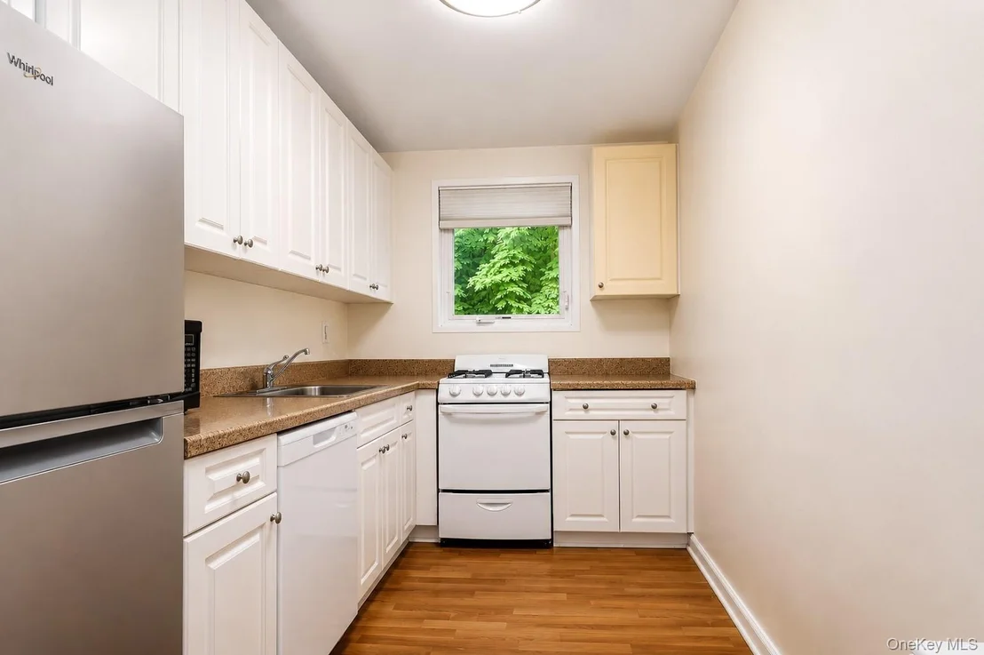 Photo of Unit A at 28 Oregon Avenue