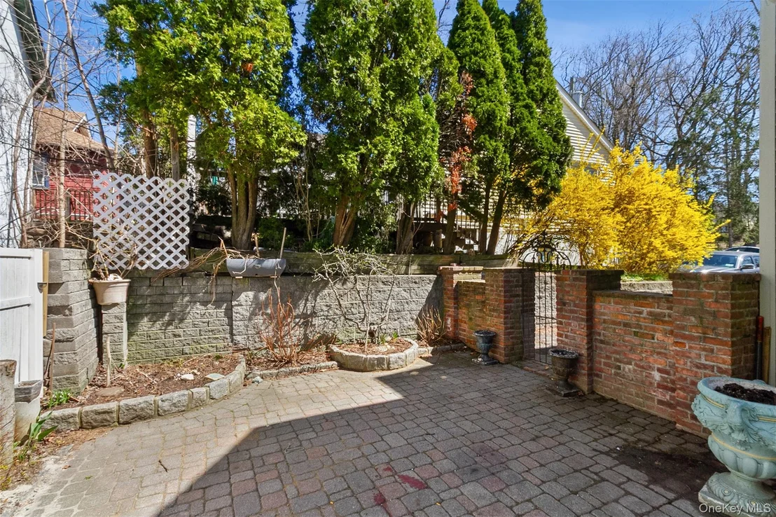 Photo of 13 Lenox Place
