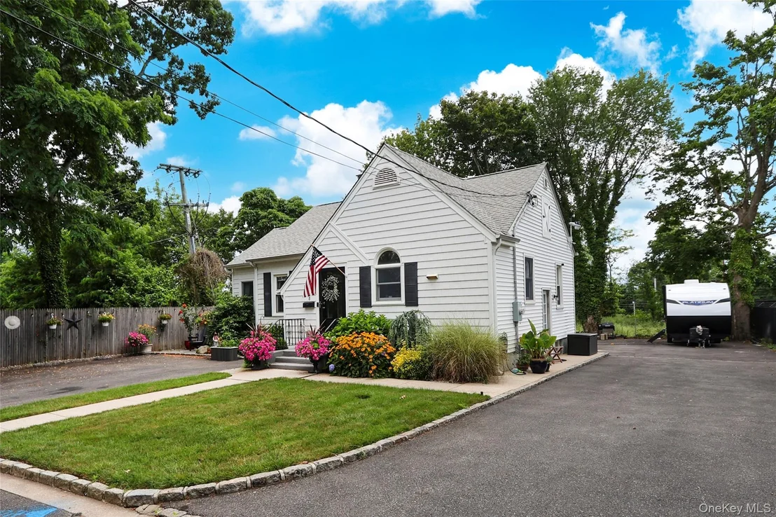 Photo of 8 Dumond Place