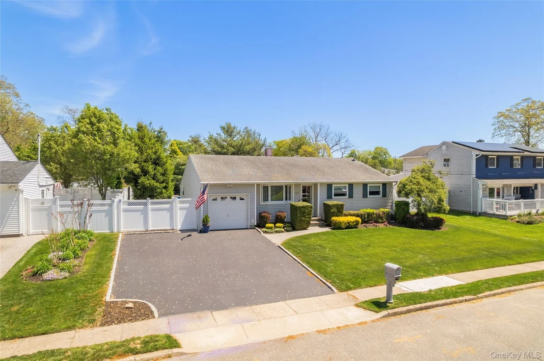 Photo of 23 Selden Boulevard