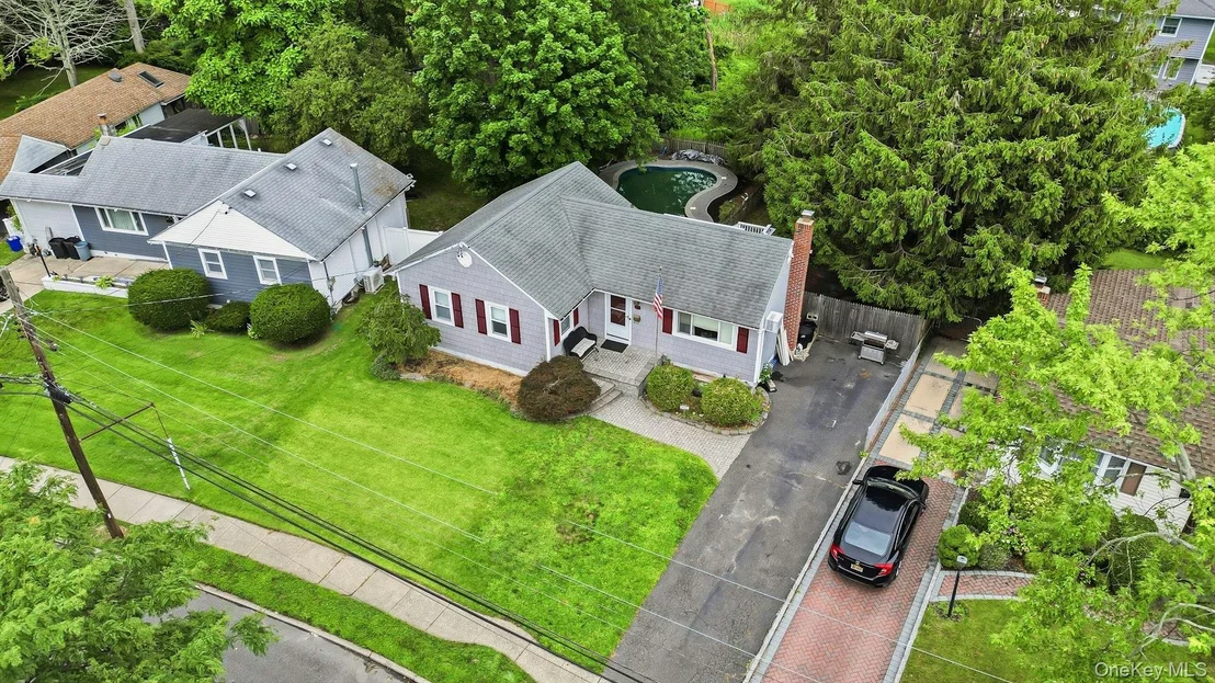 Photo of 43 Tappan Avenue