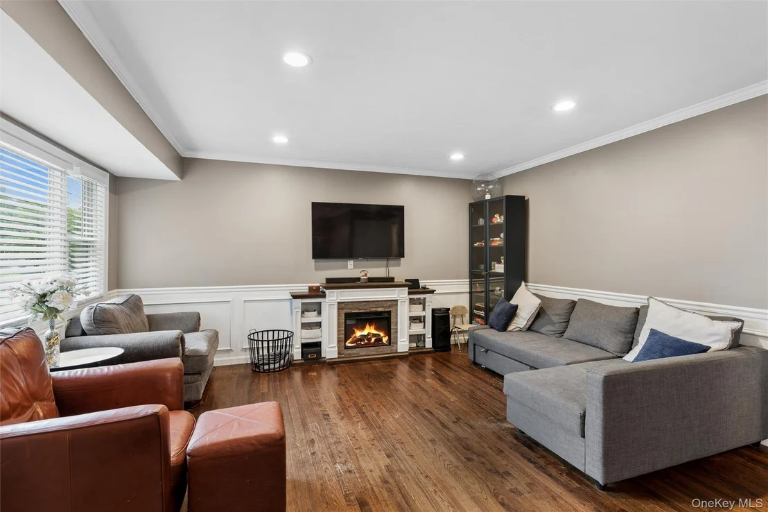 Photo of 52 Larry Road S