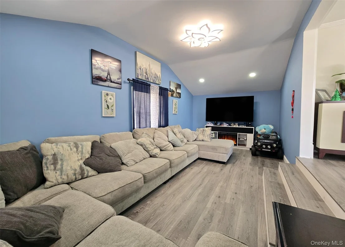 Photo of 17 Gregory Drive