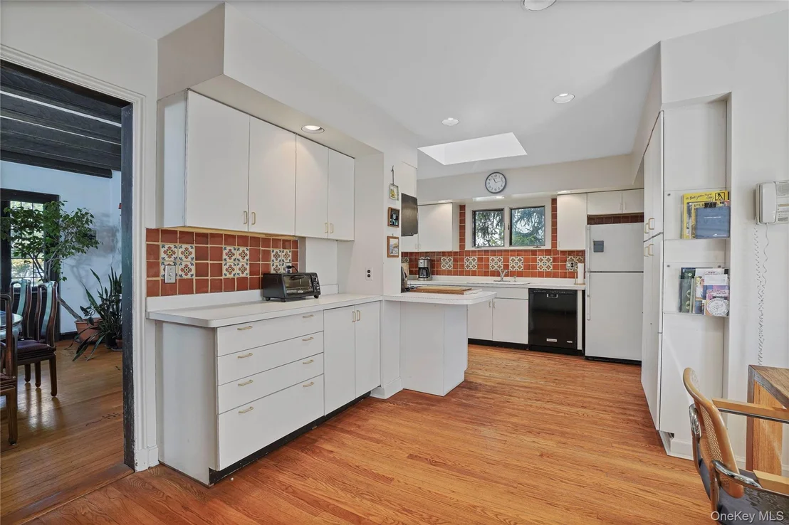 Photo of 253 Cliff Avenue