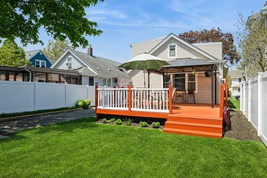 Photo of 1050 Lakeside Place