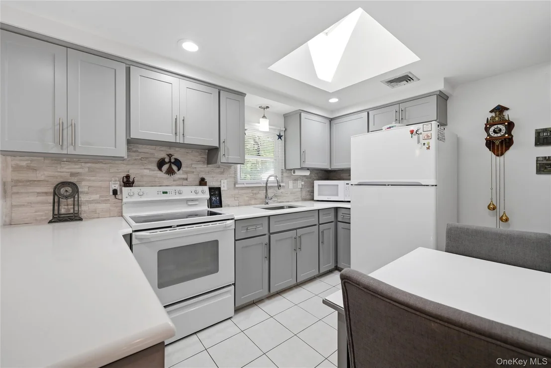 Photo of 25 Valley Circle