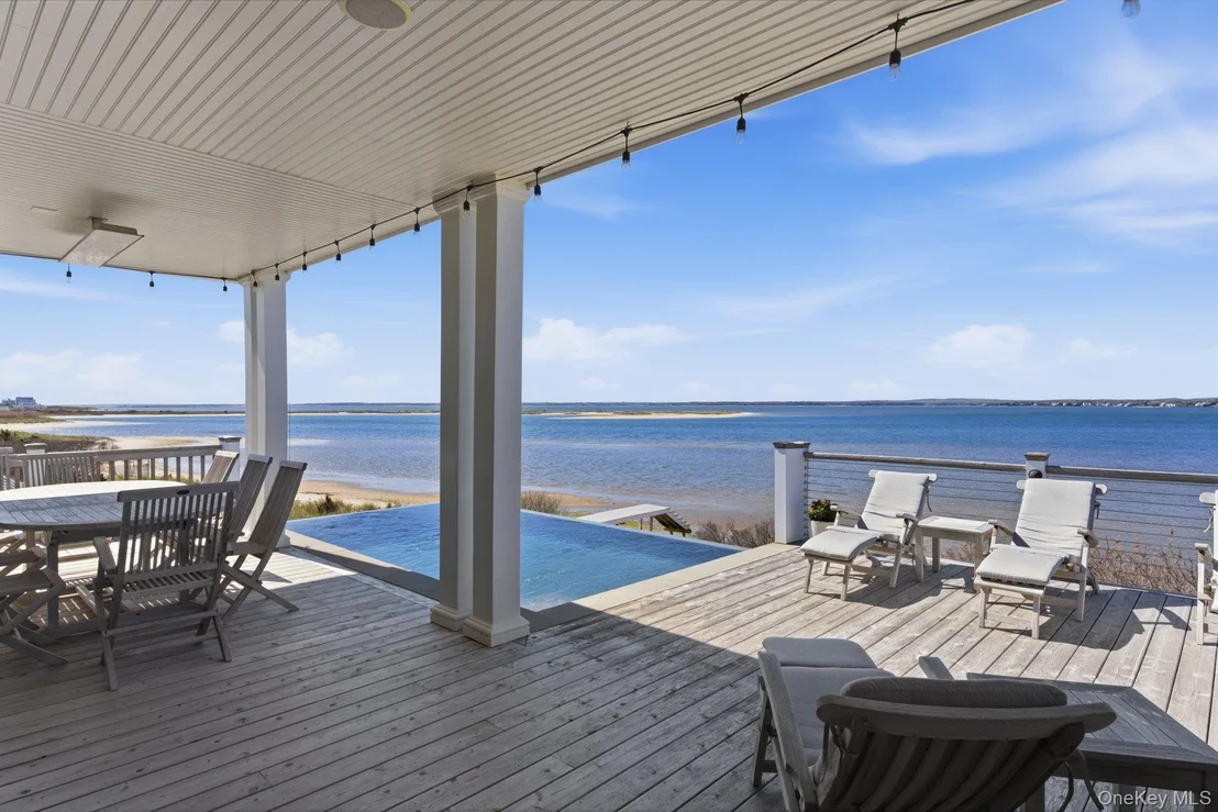 Photo of 688 Dune Road
