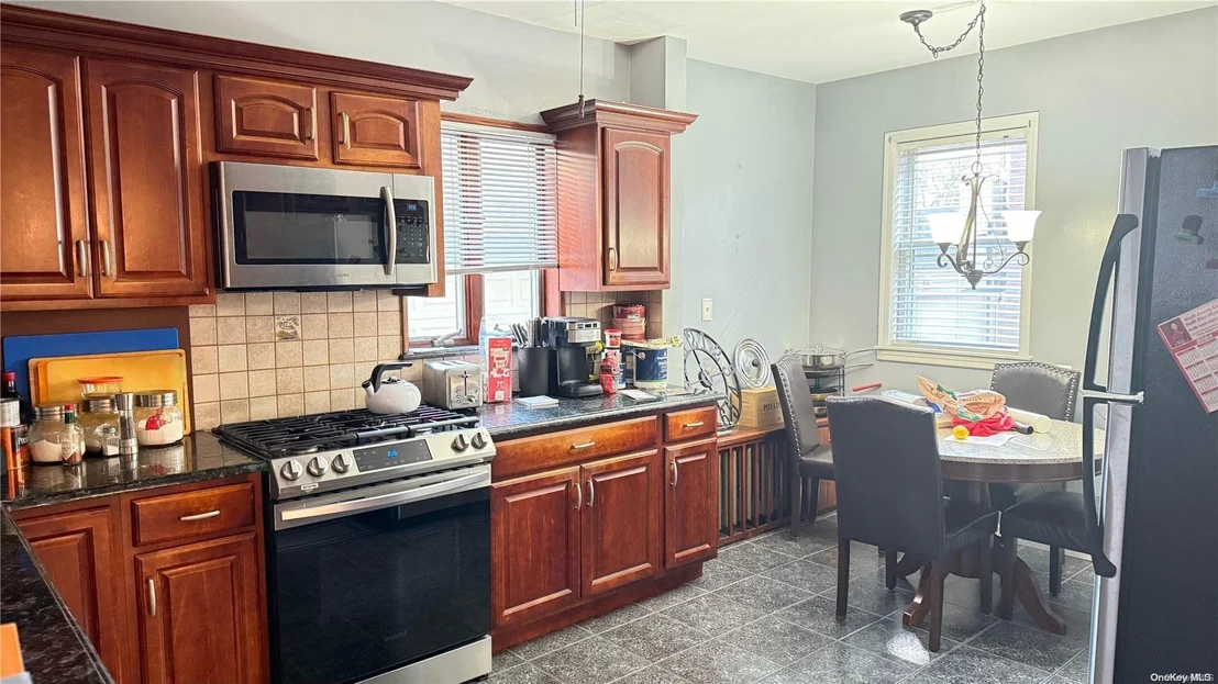 Photo of 54-13 65 Pl
