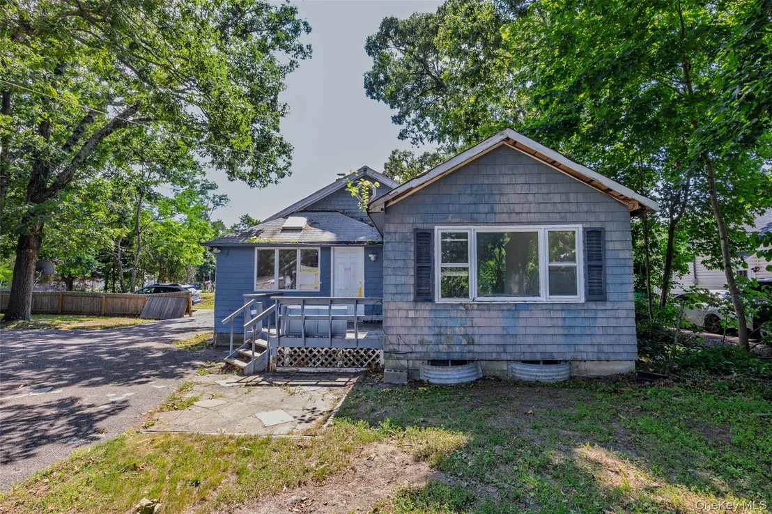 Photo of 426 Riverleigh Avenue