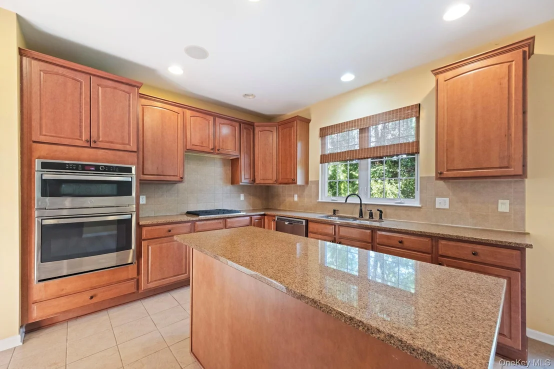 Photo of 421 Vassar Place