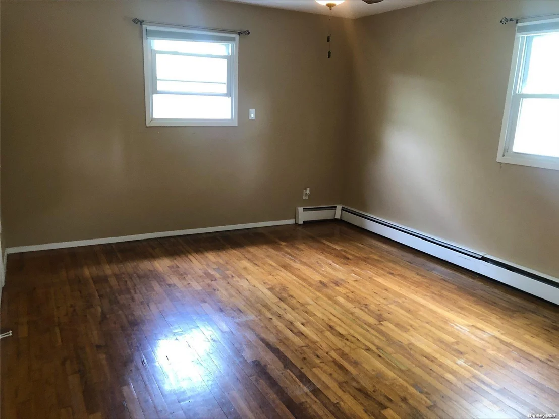 Photo of 52 W Woodside Avenue