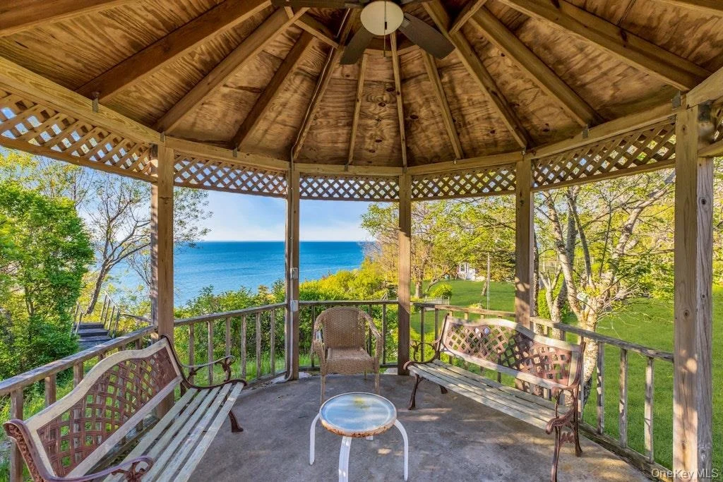 Photo of 995 Red Fox Road