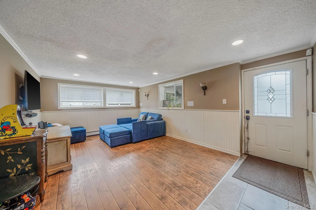 Photo of 6 Warbler Lane