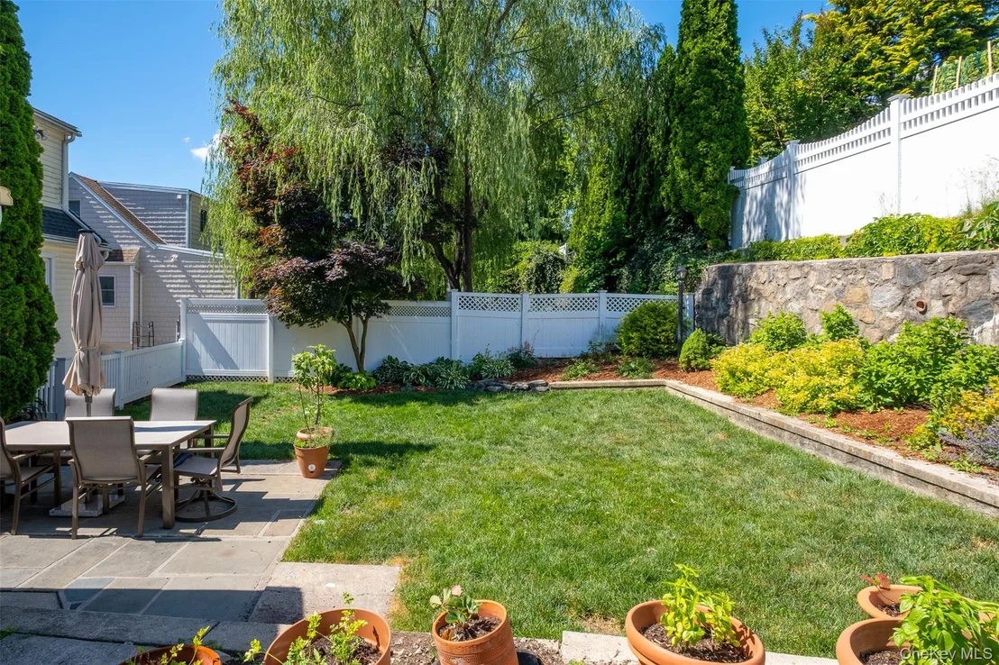 Photo of 443 Third Avenue