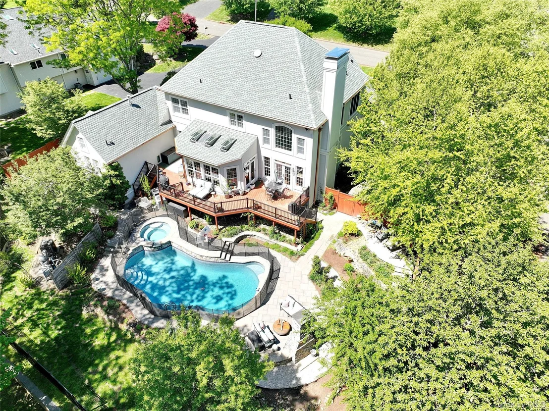 Photo of 2 Phillips Drive