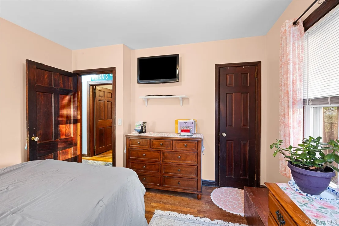 Photo of 7 W Elm Street
