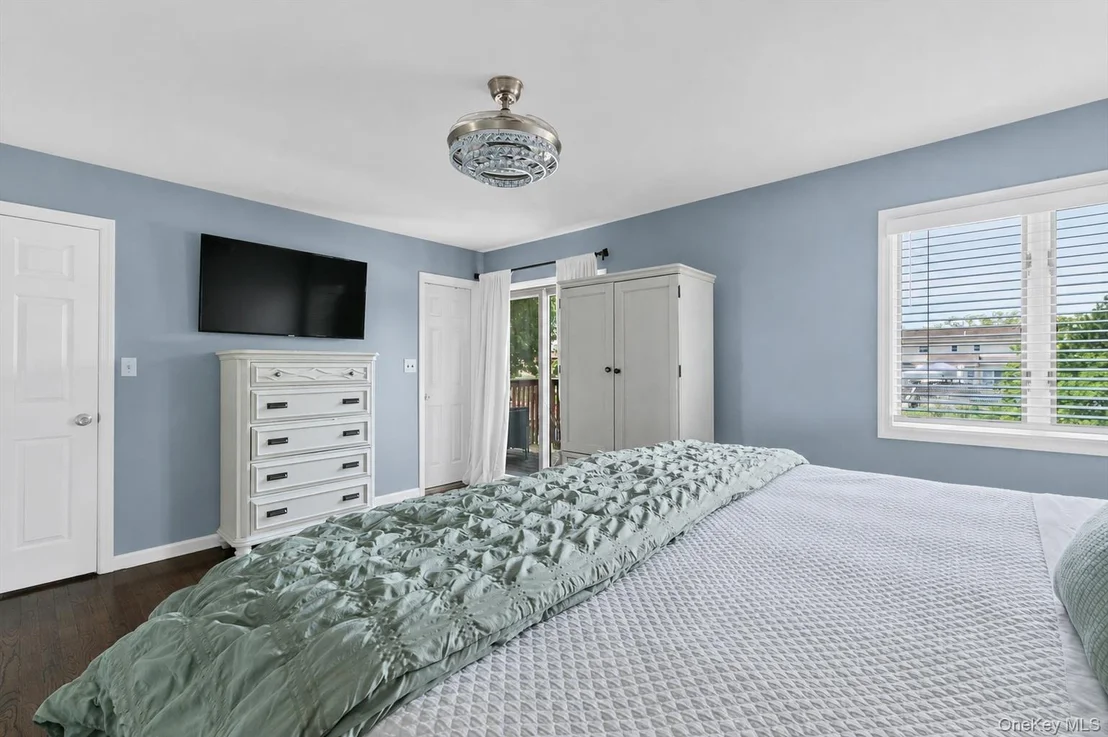 Photo of 3290 Parkway Drive