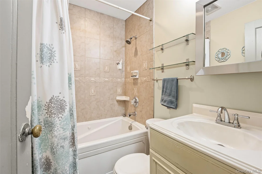 Photo of 10 Nassau Avenue