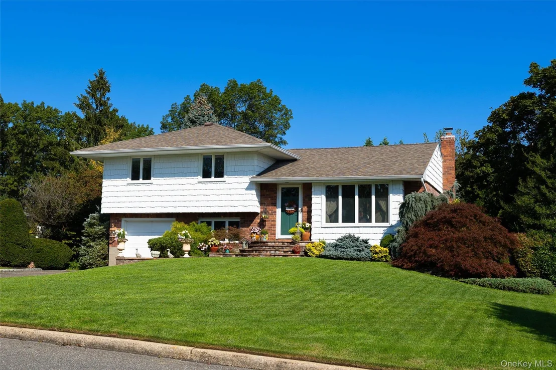 Photo of 48 Roxbury Drive