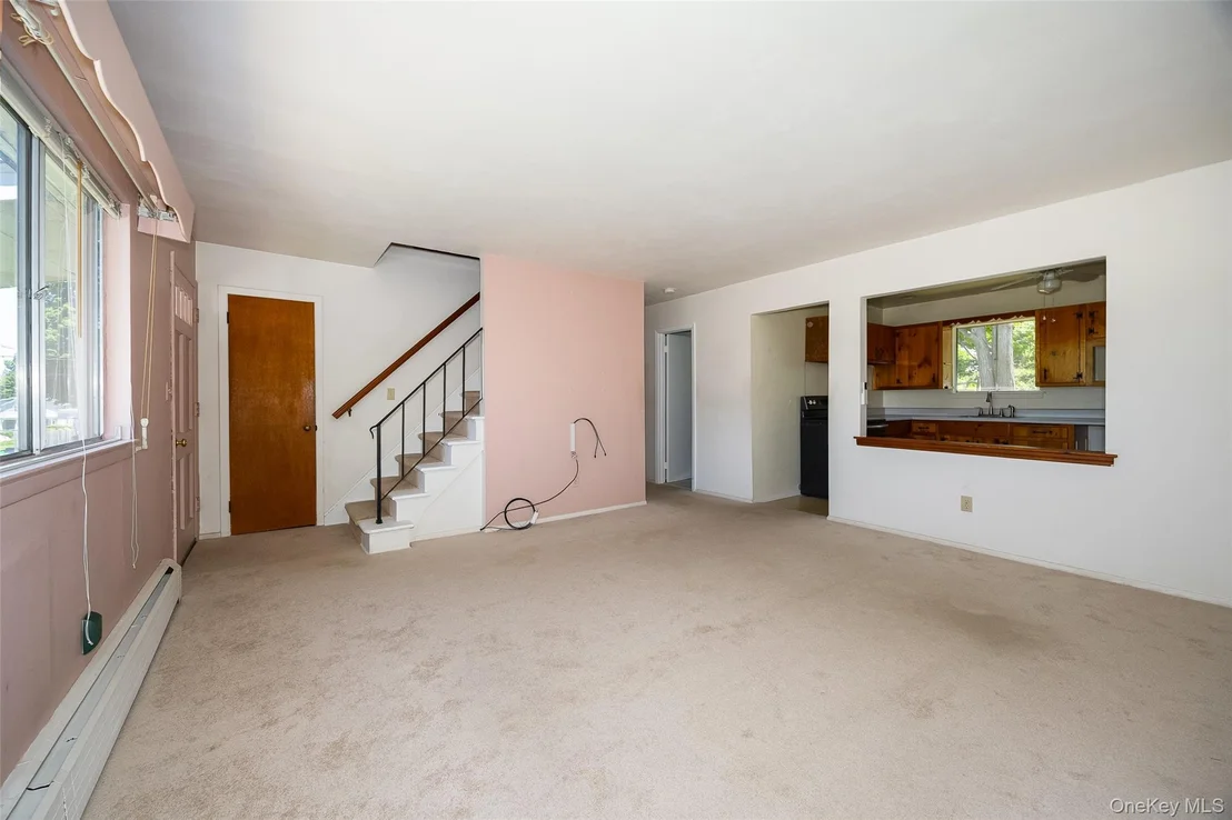 Photo of 22 Howland Avenue