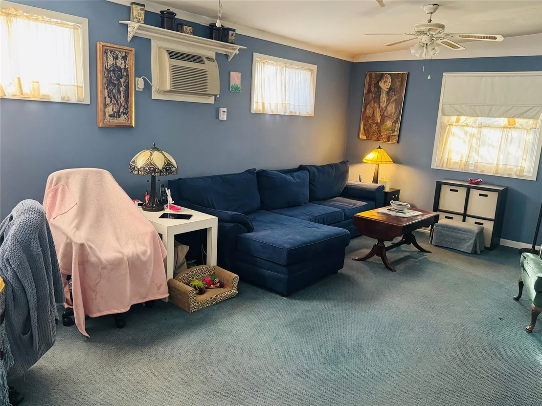 Photo of 2923 Carnation Avenue